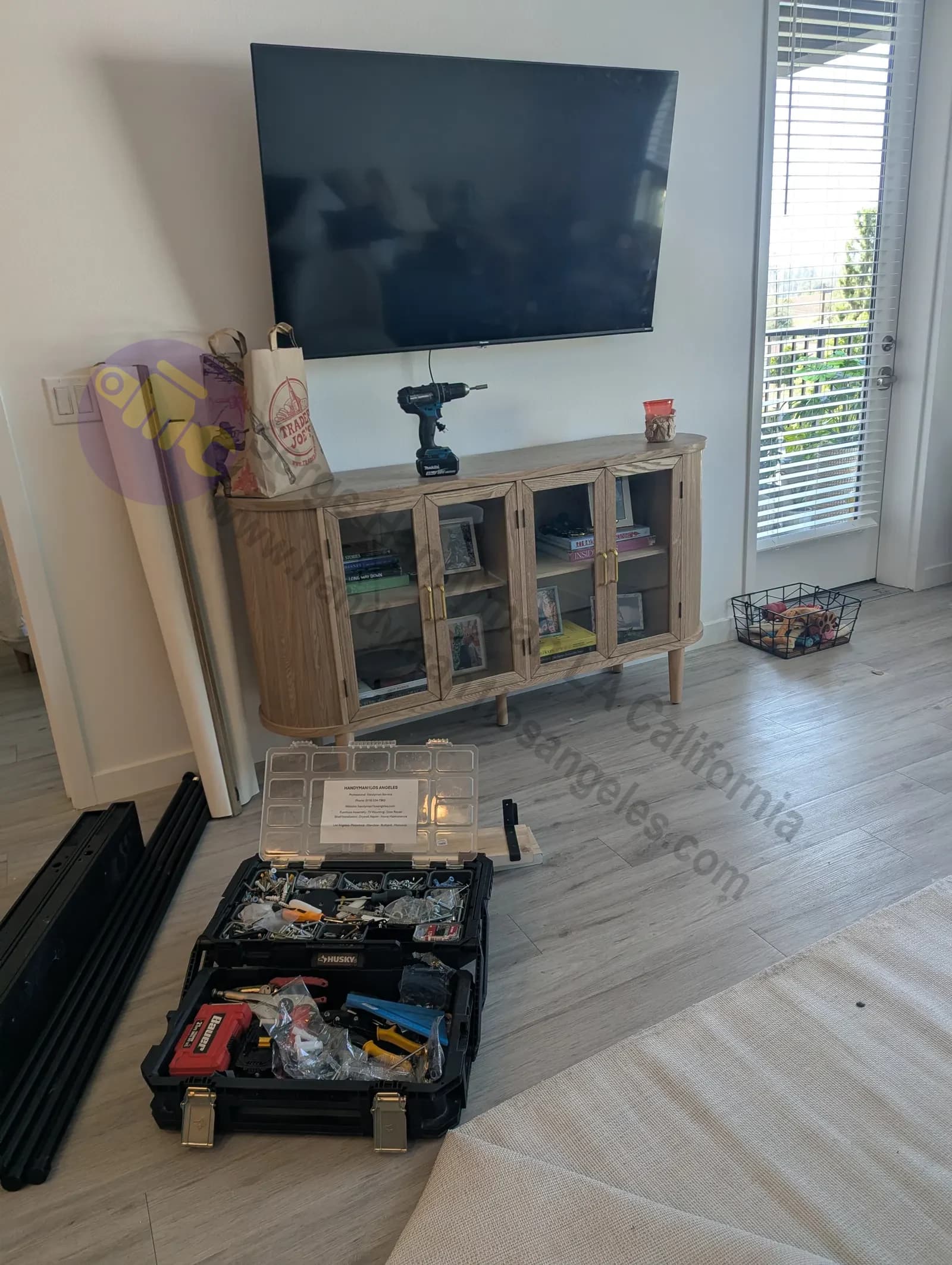 Wall mounted flat screen TV installation in Monrovia California by professional handyman